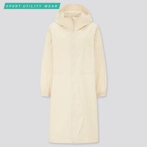 UNIQLO Women's light blocktech packable coat in cream, size M, NWOT